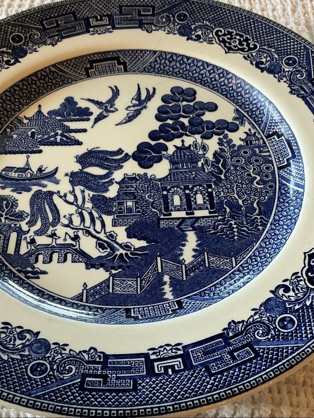 Blue and White Willow-Pattern Dinner Plate by Johnson Brothers Classic Porcelain - Picture 4 of 10